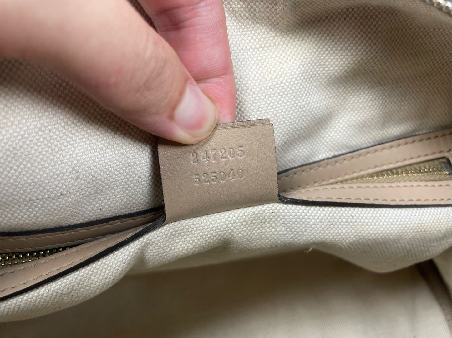 Gucci Medium Boston Bag Beige
