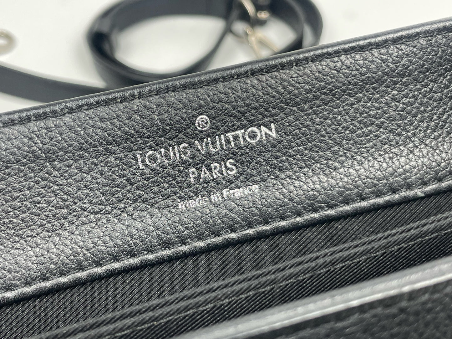 Louis Vuitton LV Lockme 2 Leather Bag
