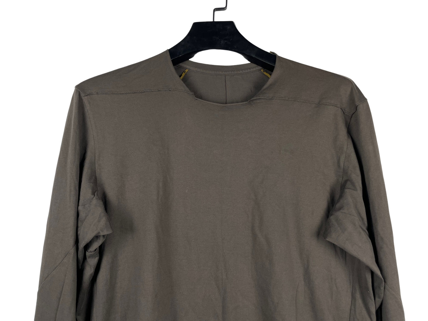 Devoa Long Sleeve T-Shirt