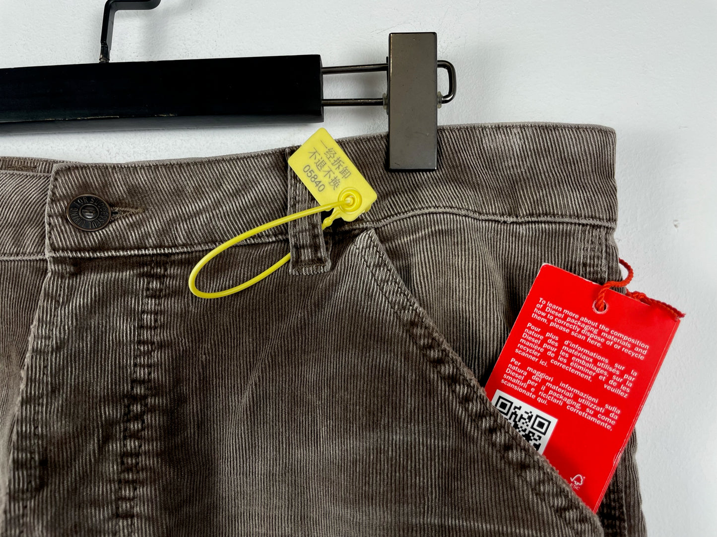 Diesel D-Livery Corduroy Stright-Leg Pants SS24